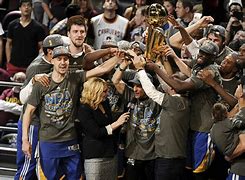 九游在线入口 -NBA总决赛窗口期再迎强敌，金州勇士手感冰凉，主帅态度——更衣室稳定，轮换策略成焦点的简单介绍